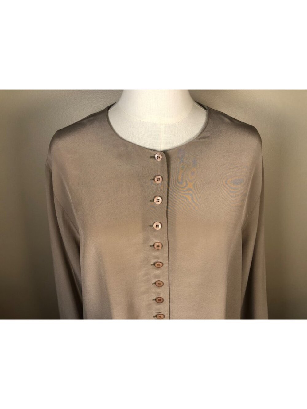 Jones New York Silk Button Front Beige Blouse Size 16 Polished Professional Luxe - Picture 2 of 9